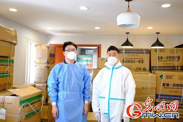 暖新闻｜上阵“父子兵”，同心去抗疫
