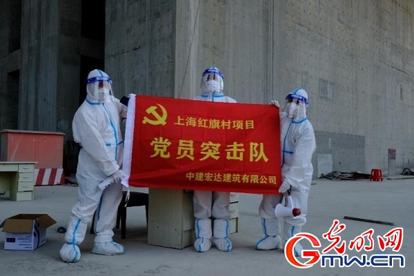 暖新闻｜上阵“父子兵”，同心去抗疫