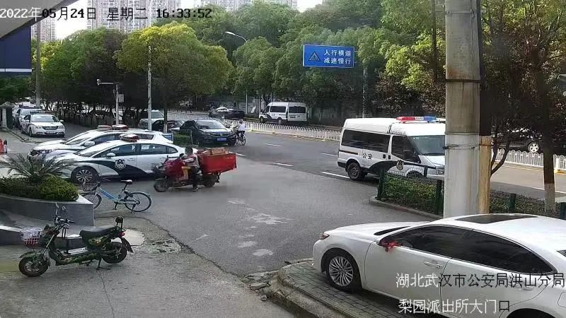 “啥快递到付5万多元？”快递小哥冲进派出所！