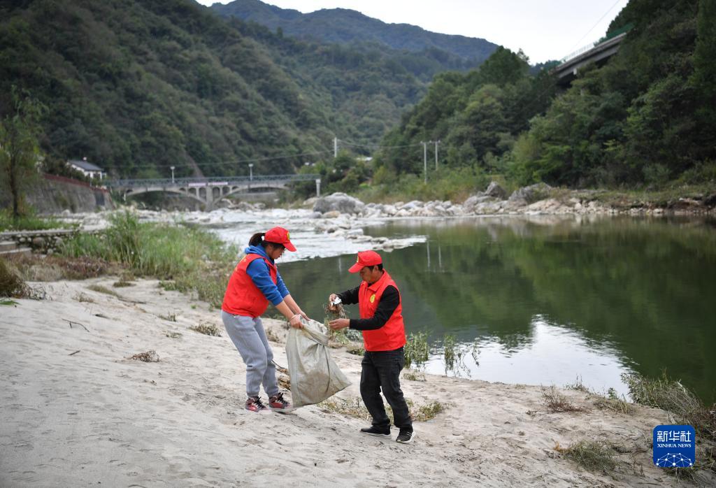 陕西宁陕：守护秦岭绿色 建设多彩田园