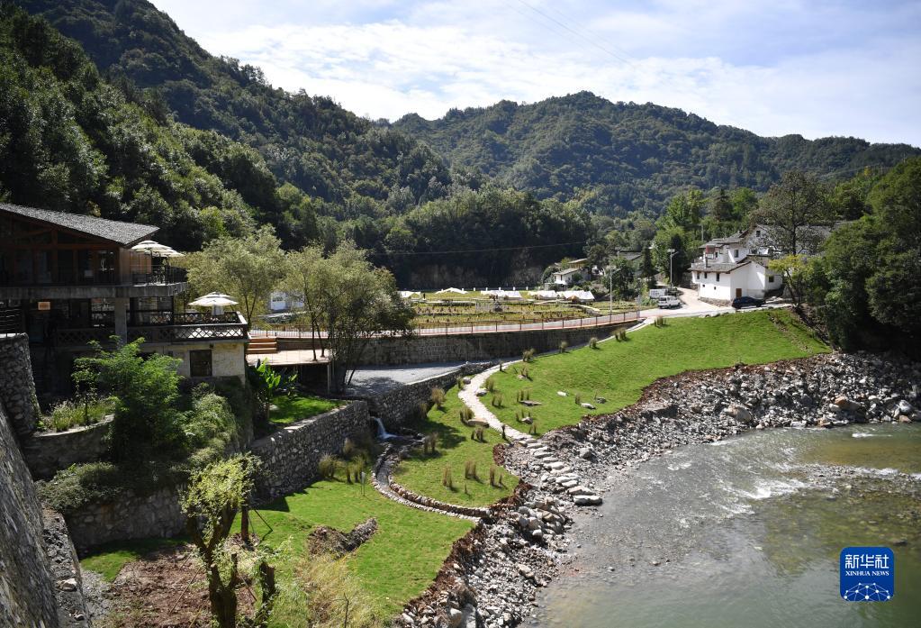 陕西宁陕：守护秦岭绿色 建设多彩田园