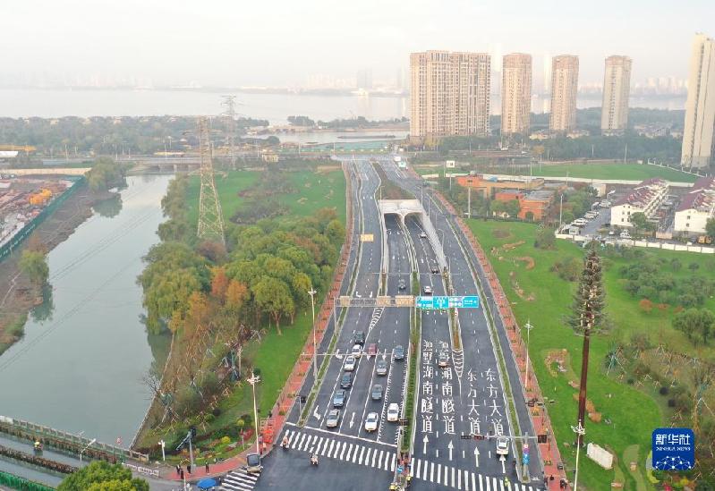 苏州独墅湖南隧道建成通车