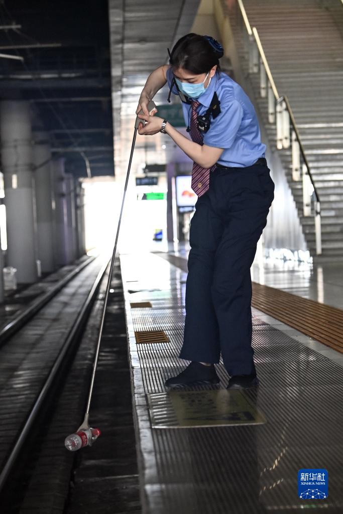 服务暑运：情系旅客出行路