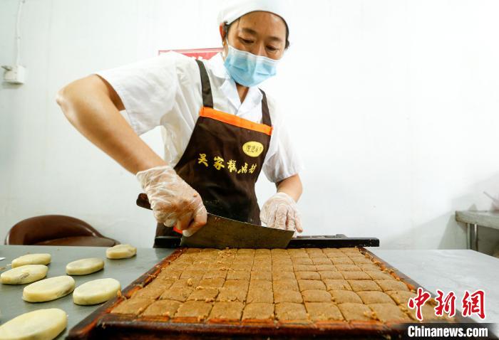 安徽黄山：火腿“土月饼”香飘中秋