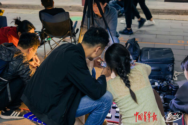 “烟火气”升腾，夜经济升温
