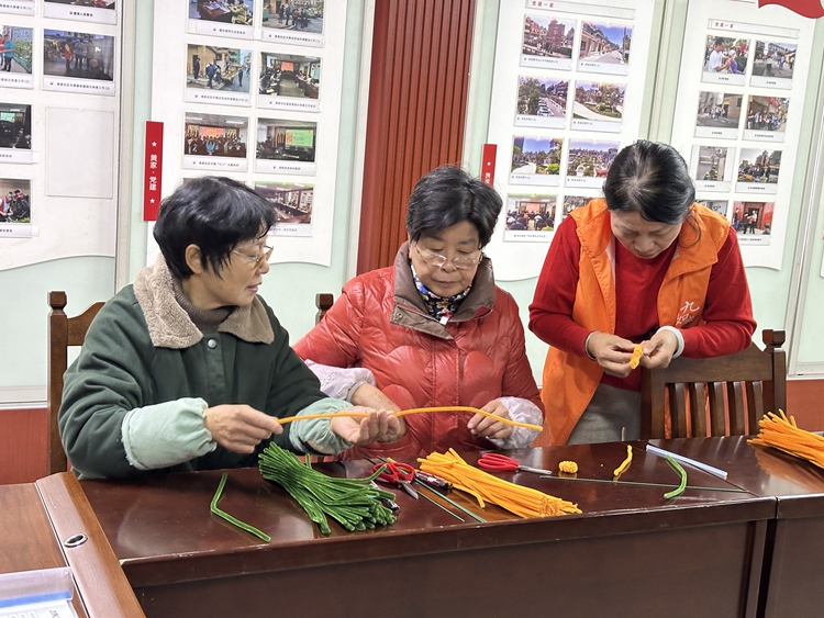 杭州黄家社区开展“喜迎春节，‘柿柿’平安”手工制作活动