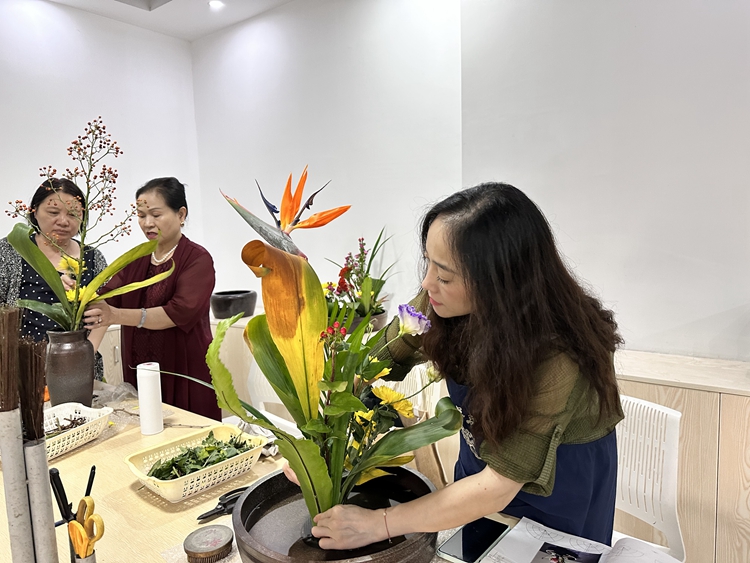 杭州华亭社区手工坊：丰富居民生活，点亮灵活就业之路