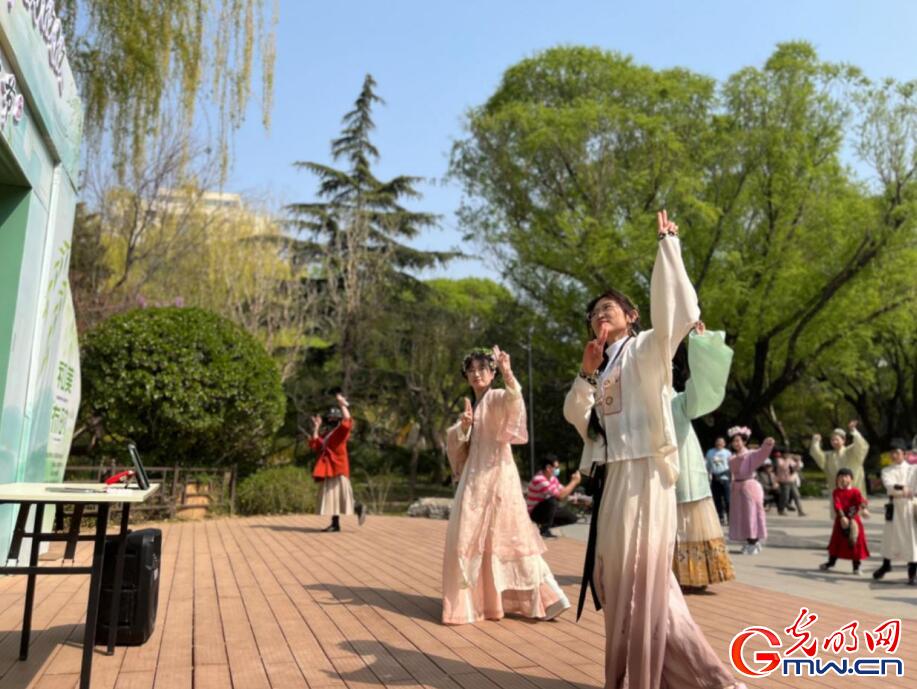 【组图】当清明邂逅汉服，共赴一场春日游园会