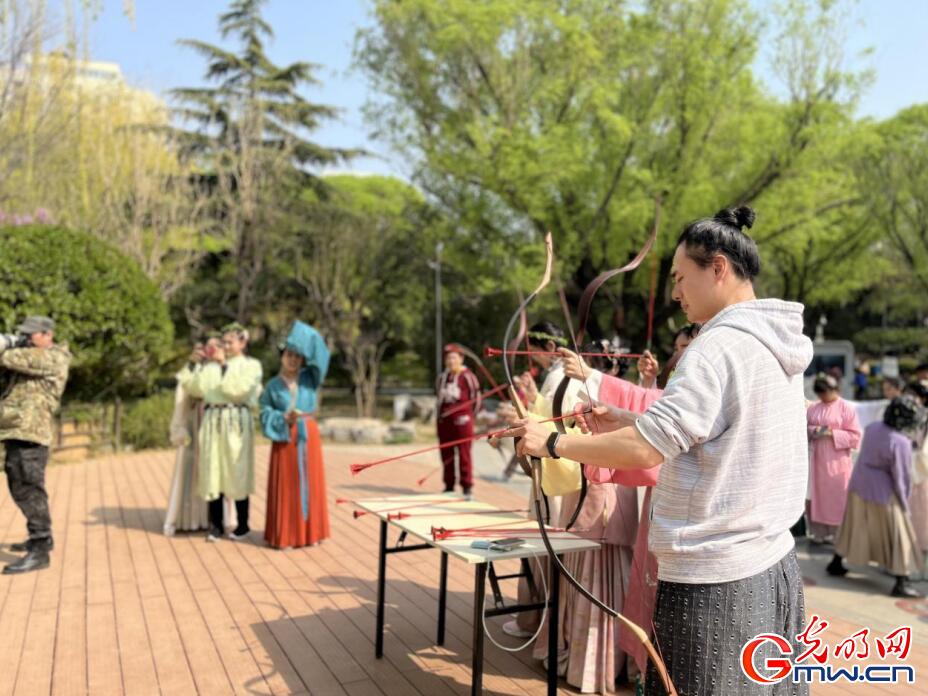 【组图】当清明邂逅汉服，共赴一场春日游园会