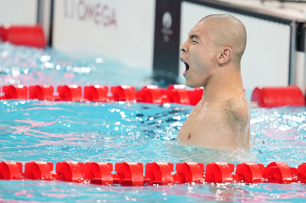 追光|不屈的灵魂 铸就体育荣光 追光|不屈的灵魂 铸就体育荣光