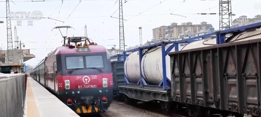 清明假期铁路运力服务双提升 助力游客畅享出行与消费新体验