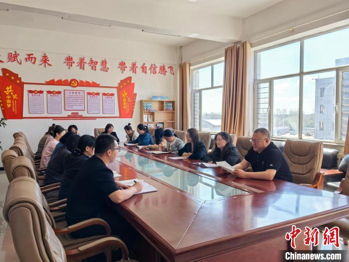 从北京到草原,支教老师赵勇刚的“浪漫事业”