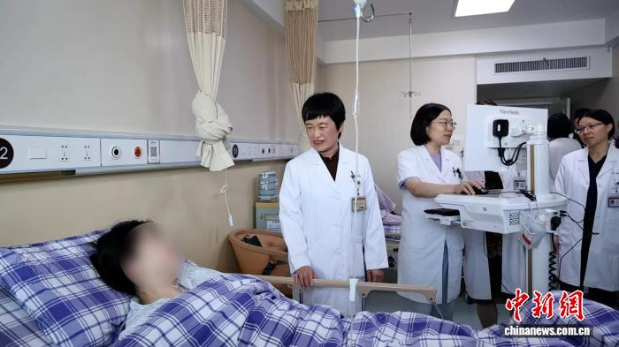 “最美医生”周坚红:守护“花样年华” 丈量科普长路