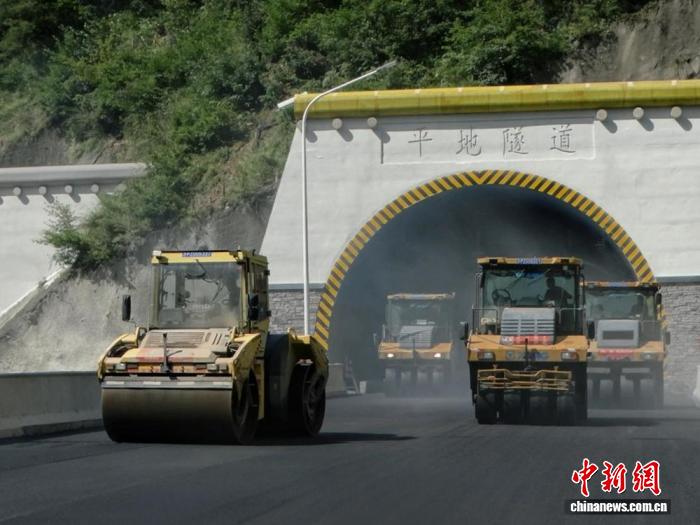 通车在即!四川九绵高速主体工程全线贯通