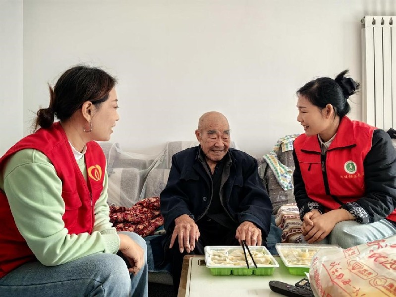 【网络中国节】山东济宁：公益暖桑榆 重阳传温情