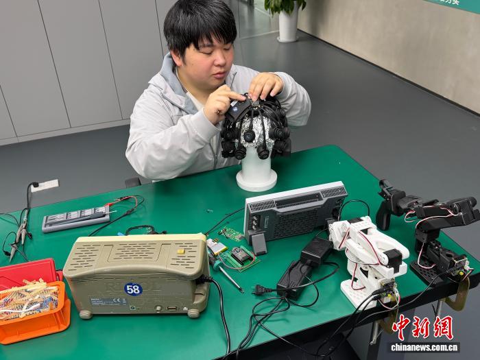 脑机接口技术助“星星的孩子”跨越“孤独”