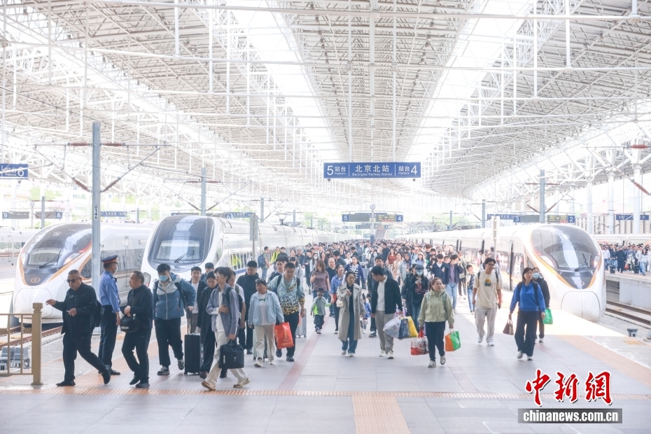 “五一”假期最后一日全国铁路返程客流继续攀升