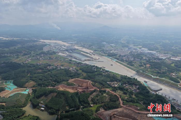 平陆运河全线顺利通水