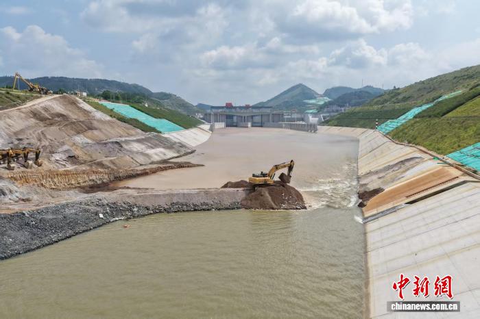 平陆运河全线顺利通水