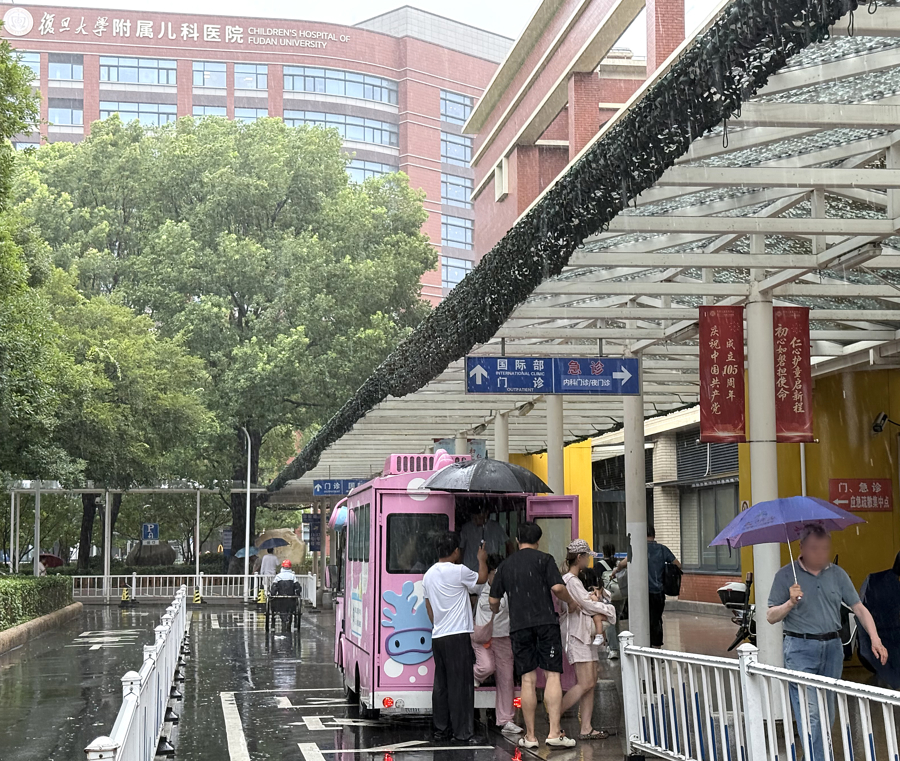 台风天“白海豚”携风雨持续暴击,这份“就医防病提醒”请查收