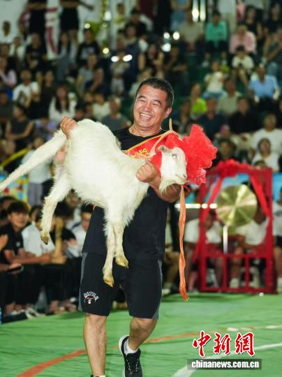 边塞非遗接续传承 山西代县挠羊赛打造全民“村跤”IP