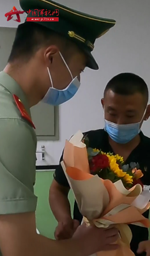 勇救两名落水少年，他却一度自责不已……