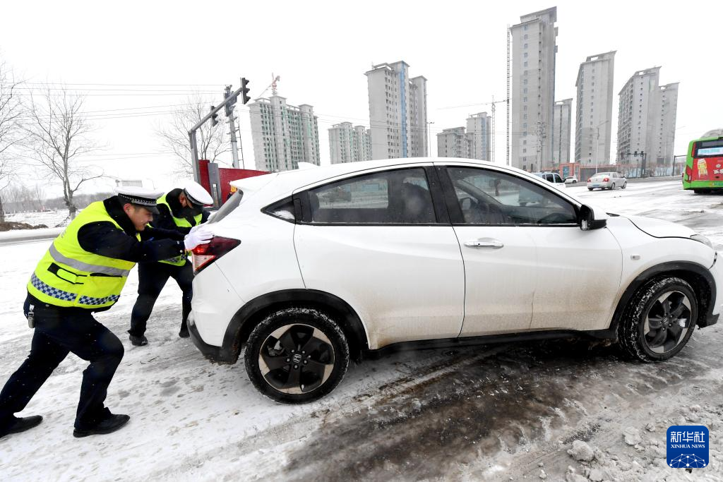 积极应对降温降雪天气