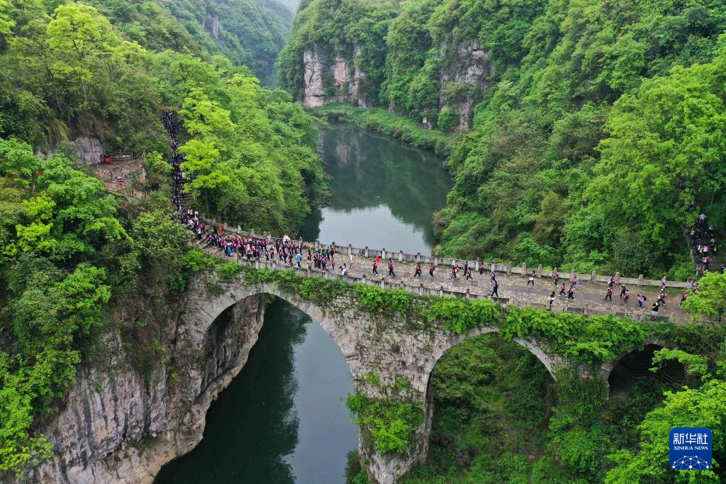 诗意中国丨春日上春山