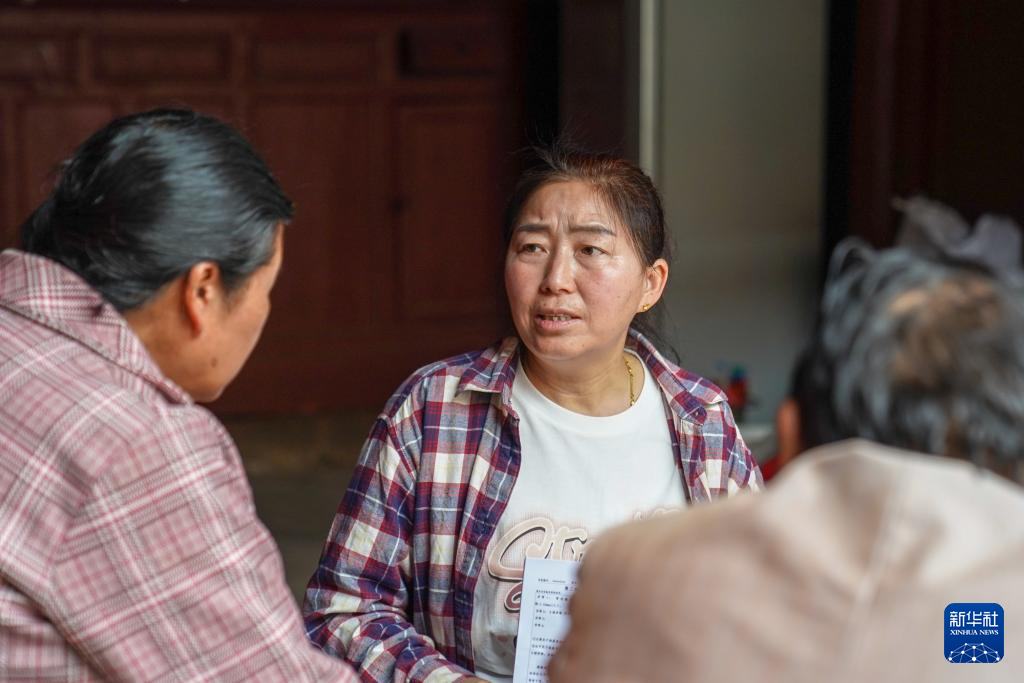 新华全媒+丨山村健康守护人:33年干好一件事