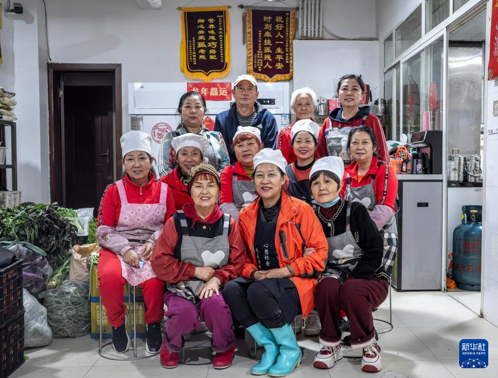 为实现女儿遗愿，她创办这间食堂照顾数百孤寡老人