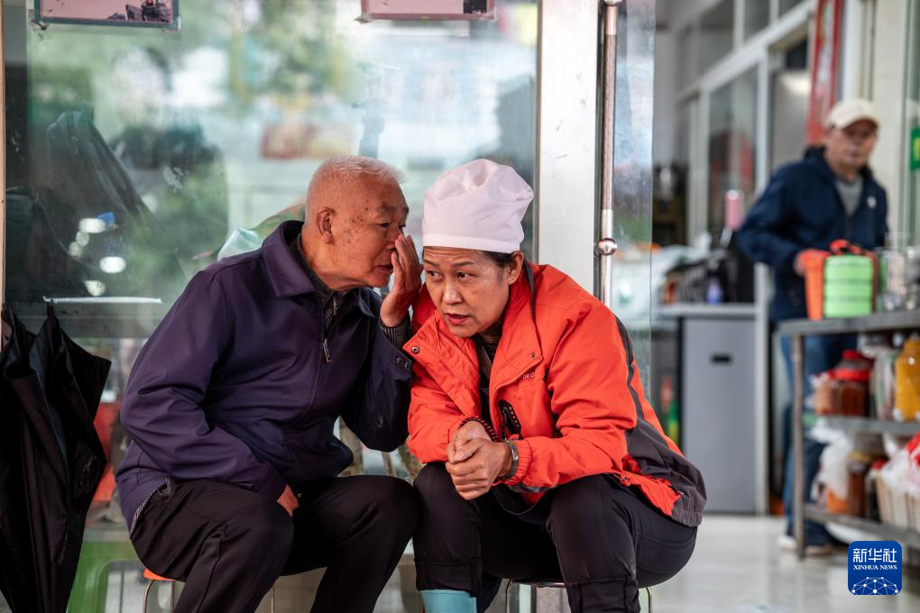 为实现女儿遗愿，她创办这间食堂照顾数百孤寡老人