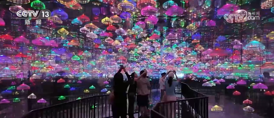 时髦新“夜”态、“室内版”新兴运动……消费“新宠”激活夏日经济活力