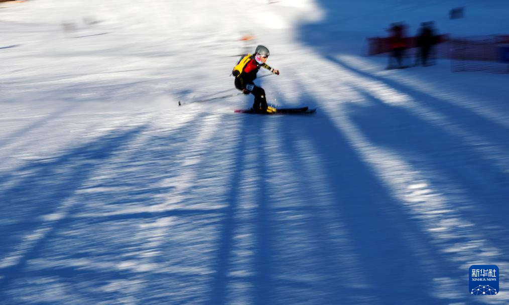 全国滑雪登山挑战赛闭幕