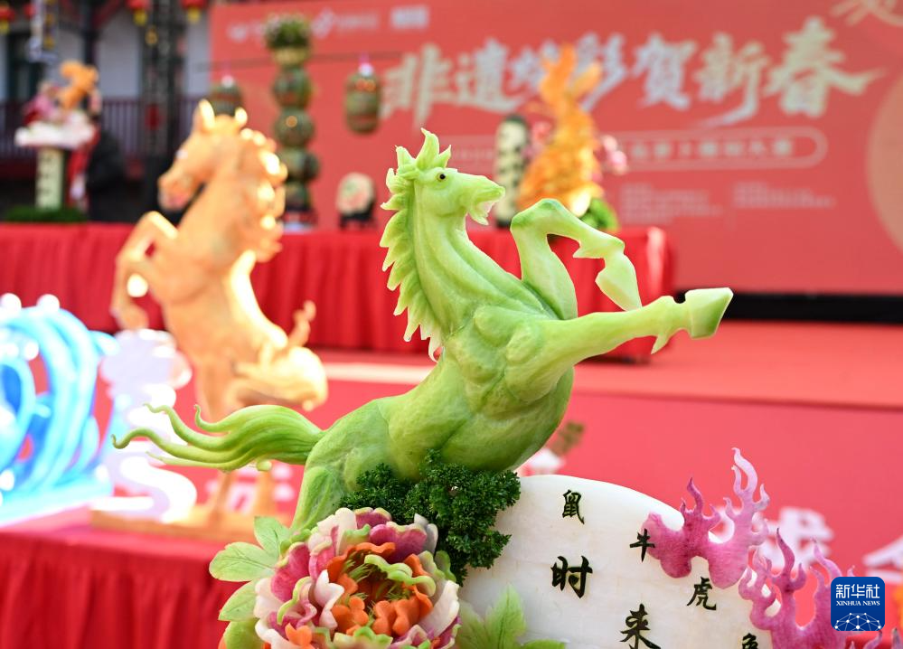 刀下生花 点食成“景”