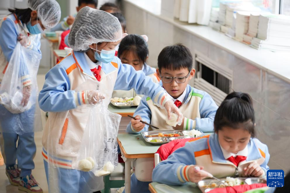 北京市推进校园餐改革