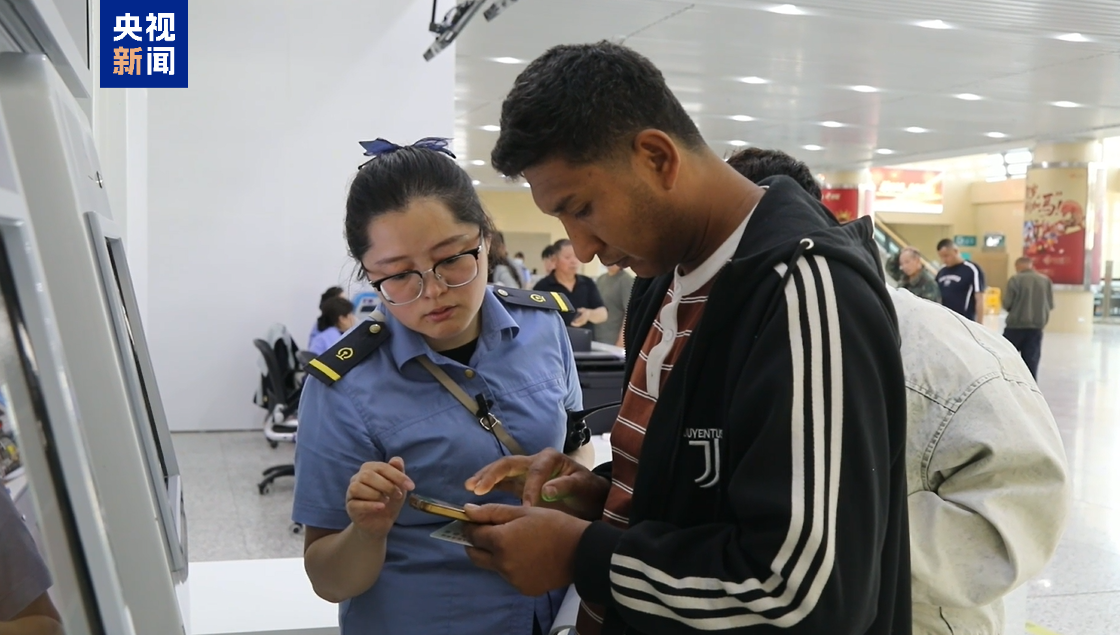 出行注意 受大风天气影响新疆部分旅客列车停运